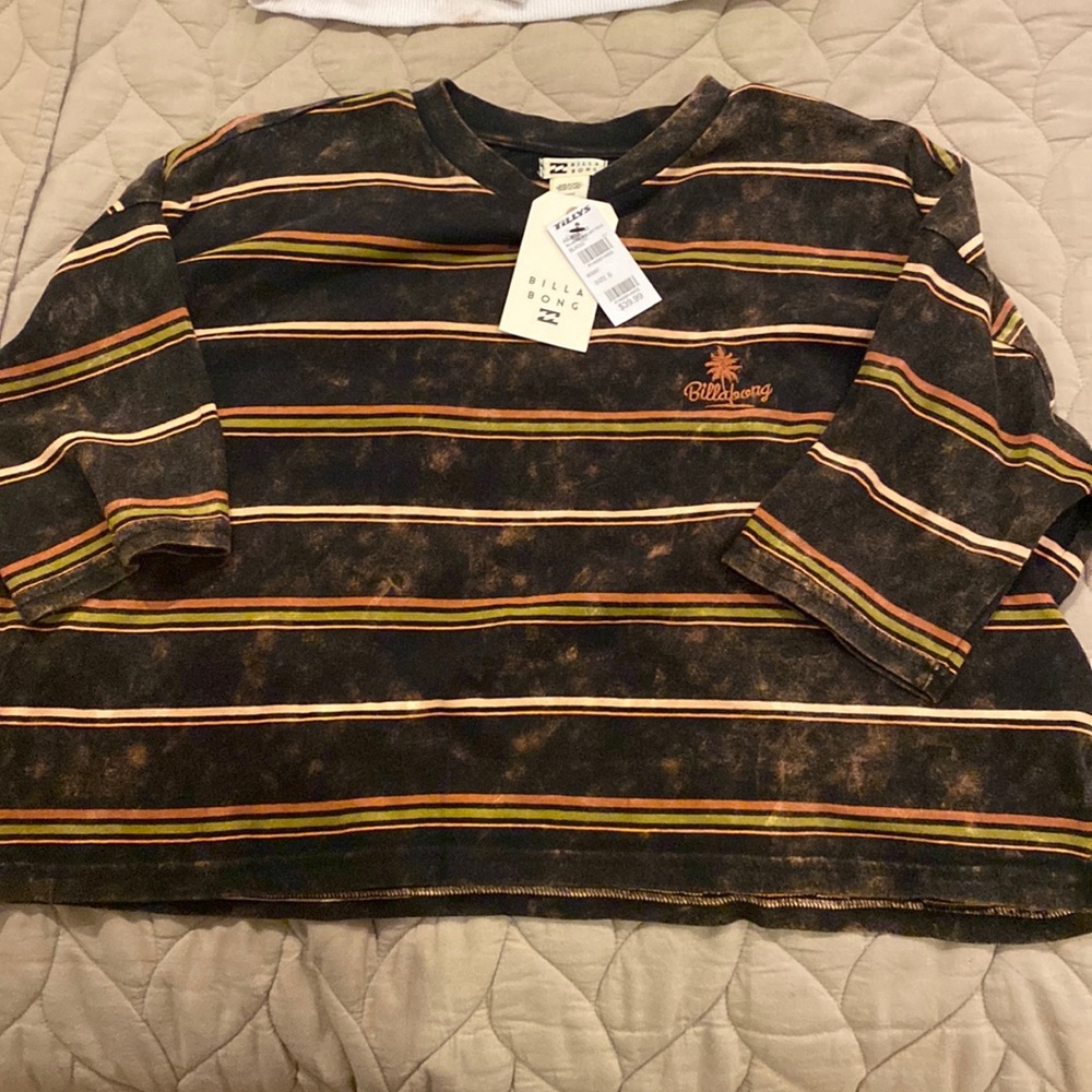 NWT BILLABONG, cropped oversized tee. Size small